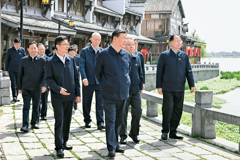 2024年3月18日至21日,中共中央總書記、國家主席、中央軍委主席習(xí)近平在湖南考察。這是19日上午,習(xí)近平在常德河街考察。 新華社記者 謝環(huán)馳/攝